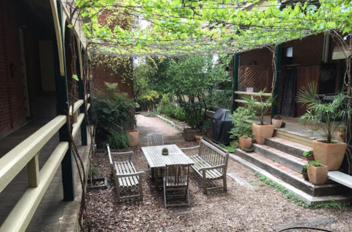 Holmhurst Guest House Батърст Екстериор снимка