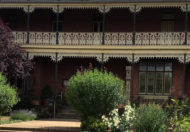 Holmhurst Guest House Батърст Екстериор снимка