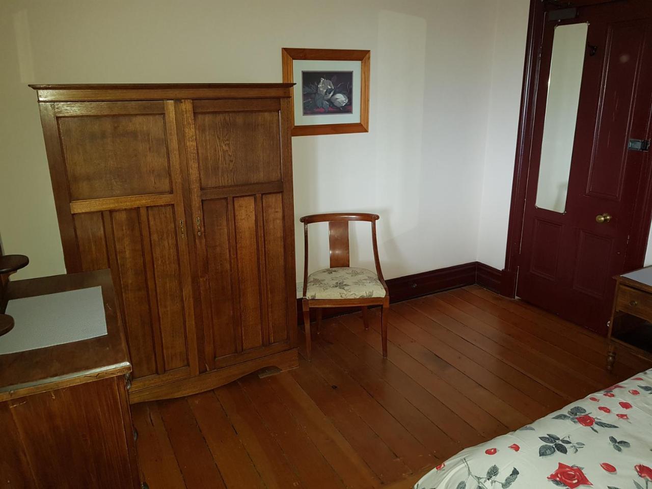 Holmhurst Guest House Батърст Екстериор снимка