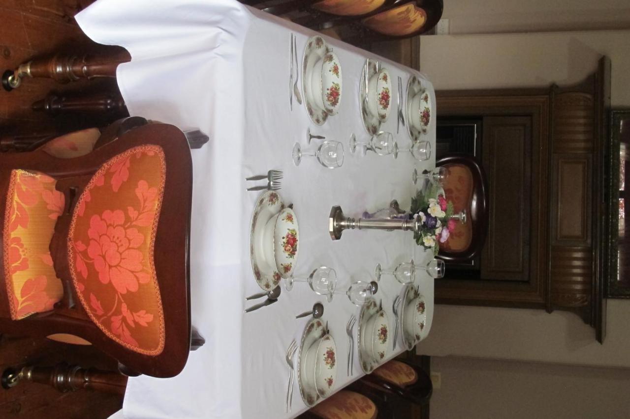 Holmhurst Guest House Батърст Екстериор снимка