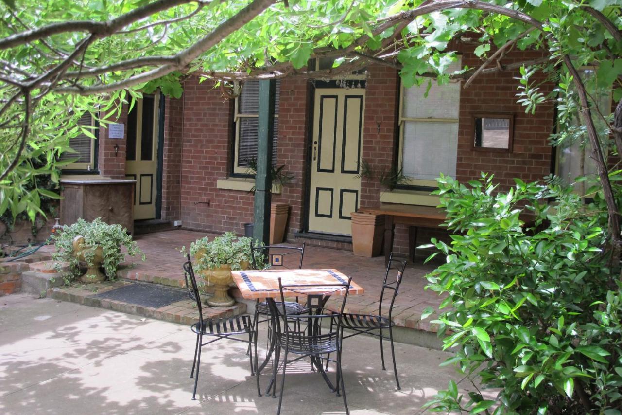 Holmhurst Guest House Батърст Екстериор снимка