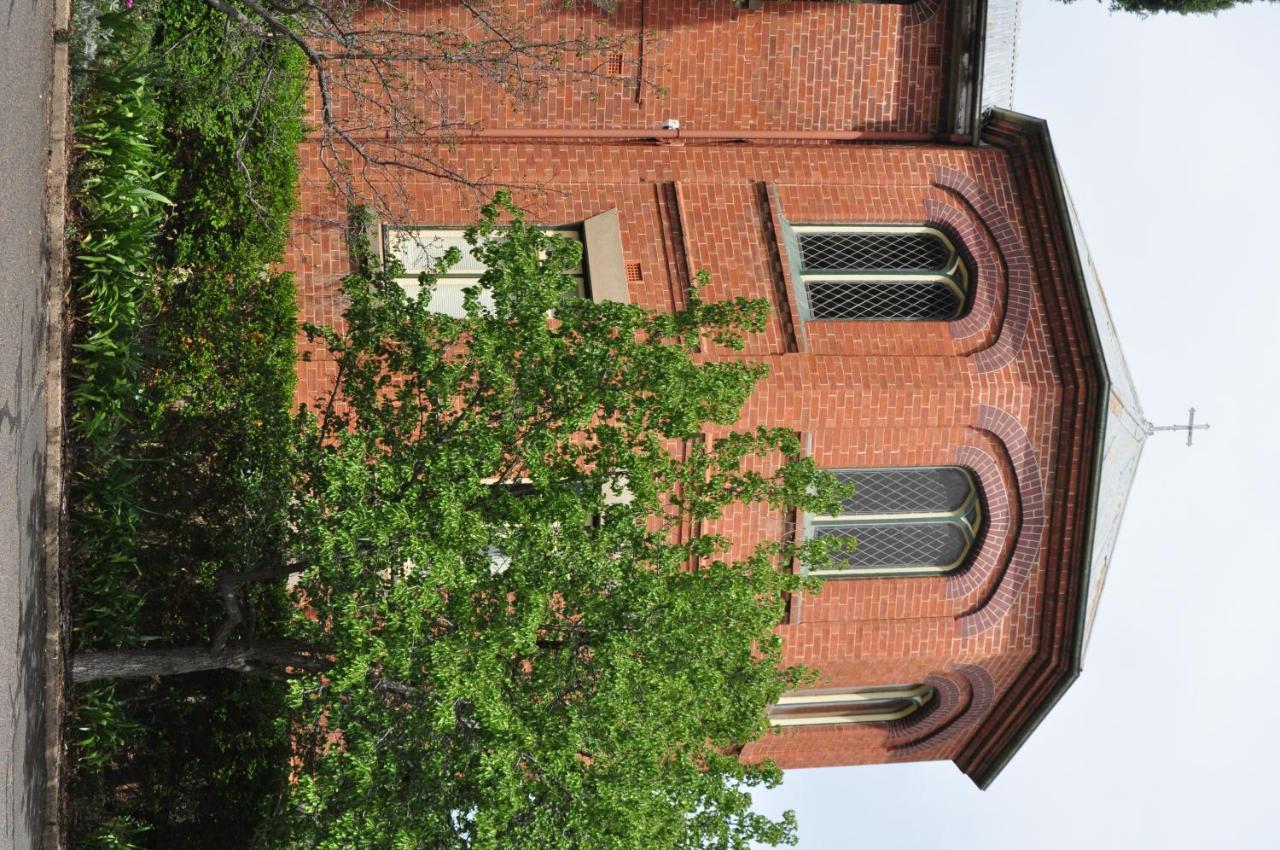 Holmhurst Guest House Батърст Екстериор снимка